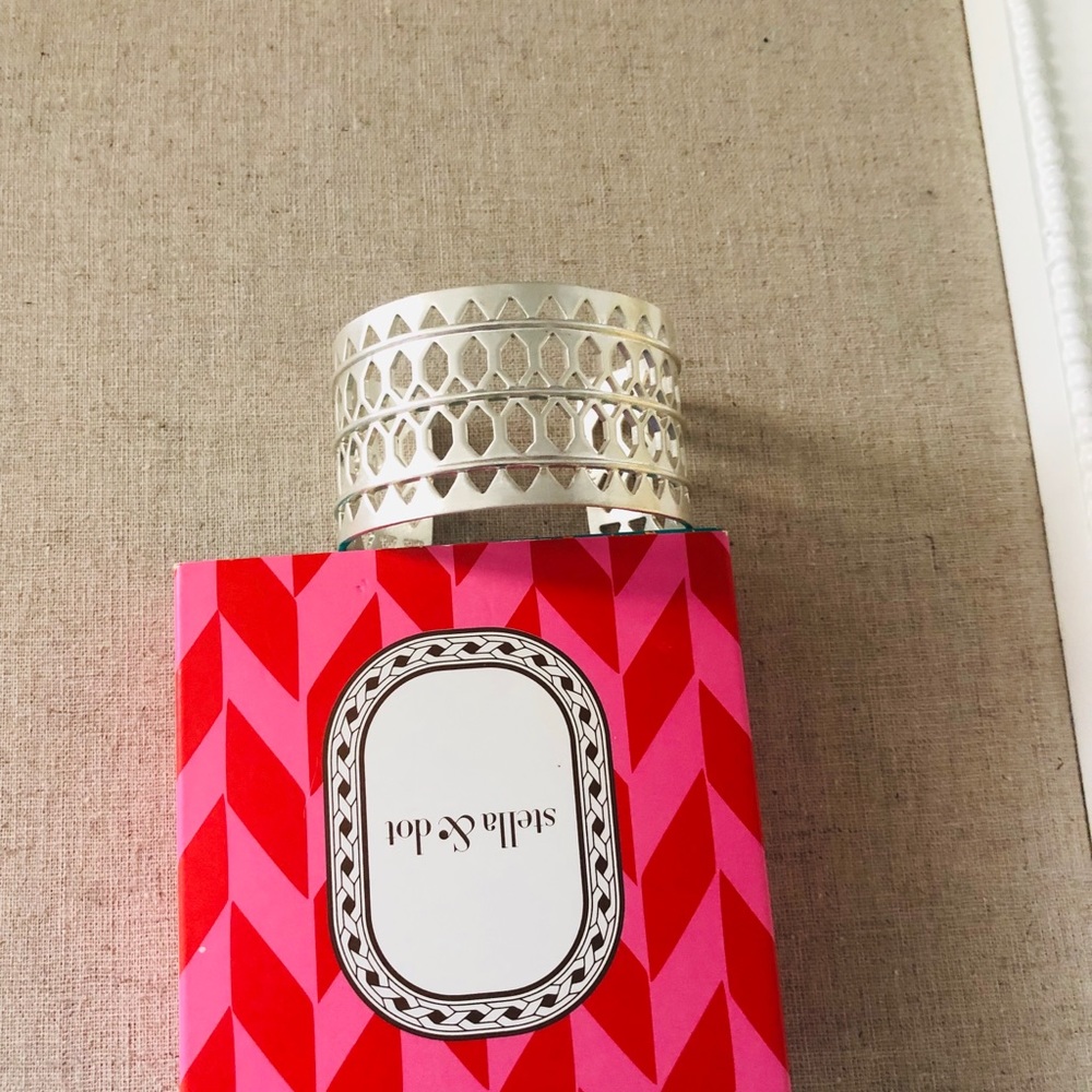 Bracelet